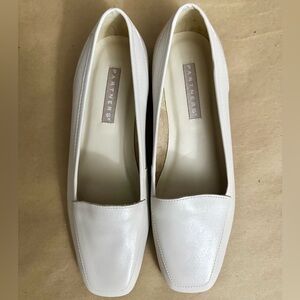 NEW - Partners Classic Lea Leather Loafers in Ivory